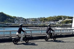 和歌浦の坂道を観光資源に。glafit「WANDERIDE」が温泉リゾートと描く新たな周遊体験