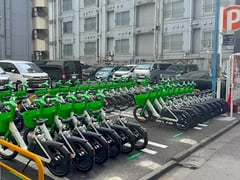 Lime、新宿に約100台規模の新拠点。特チャリと電動自転車で「ラストワンマイル」を攻略