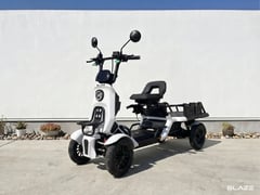 ブレイズの4輪特定小型原付「BLAZE e-CARGO」、追加バッテリーで航続距離100kmの実用機へ