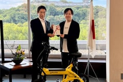 glafit、和歌山市に特定小型原付を寄贈。脱炭素と次世代交通への布石か